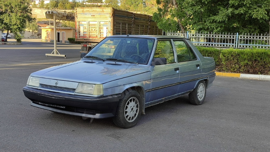 Renault 9 (93-96)