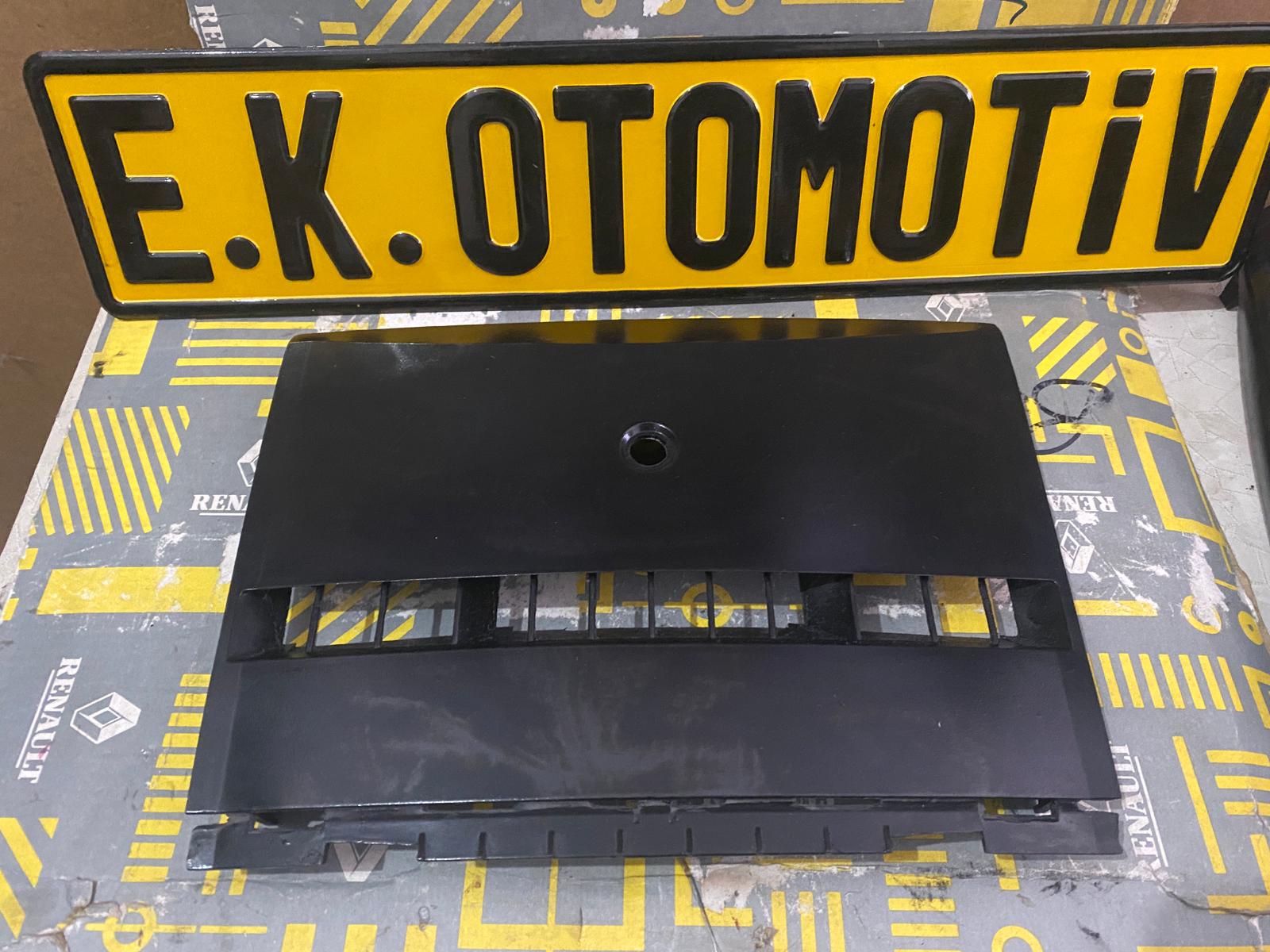 82000078979 Megane 2 torpido cam önü bakalit